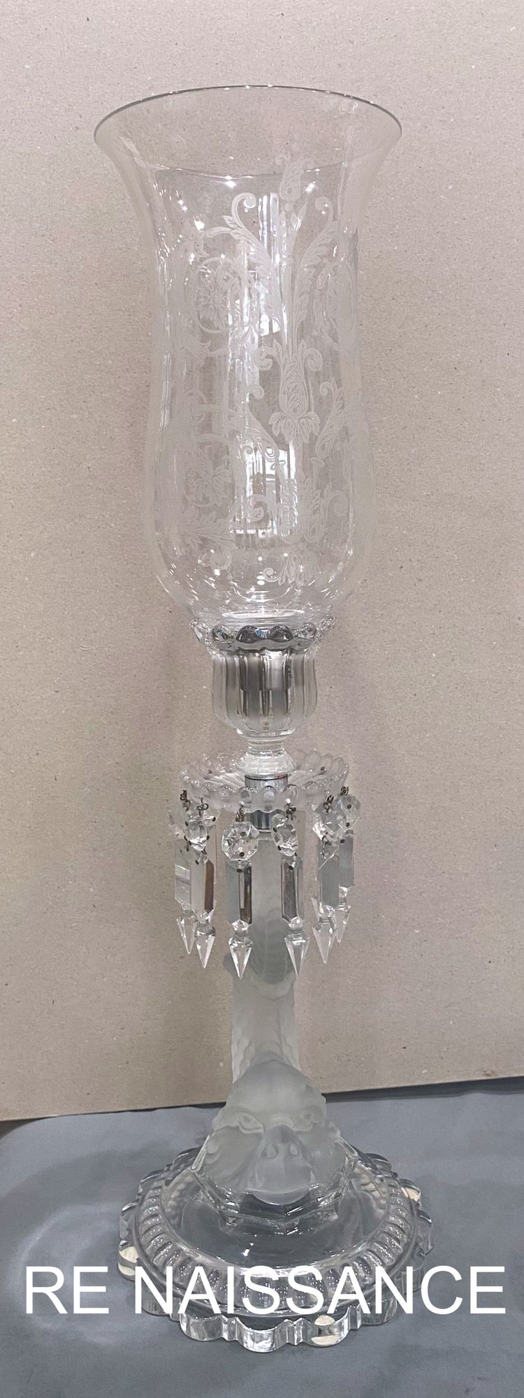 Imposing candlestick torch Baccarat Dauphin model.