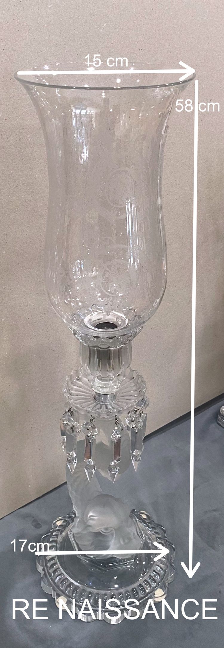 Imposing candlestick torch Baccarat Dauphin model.
