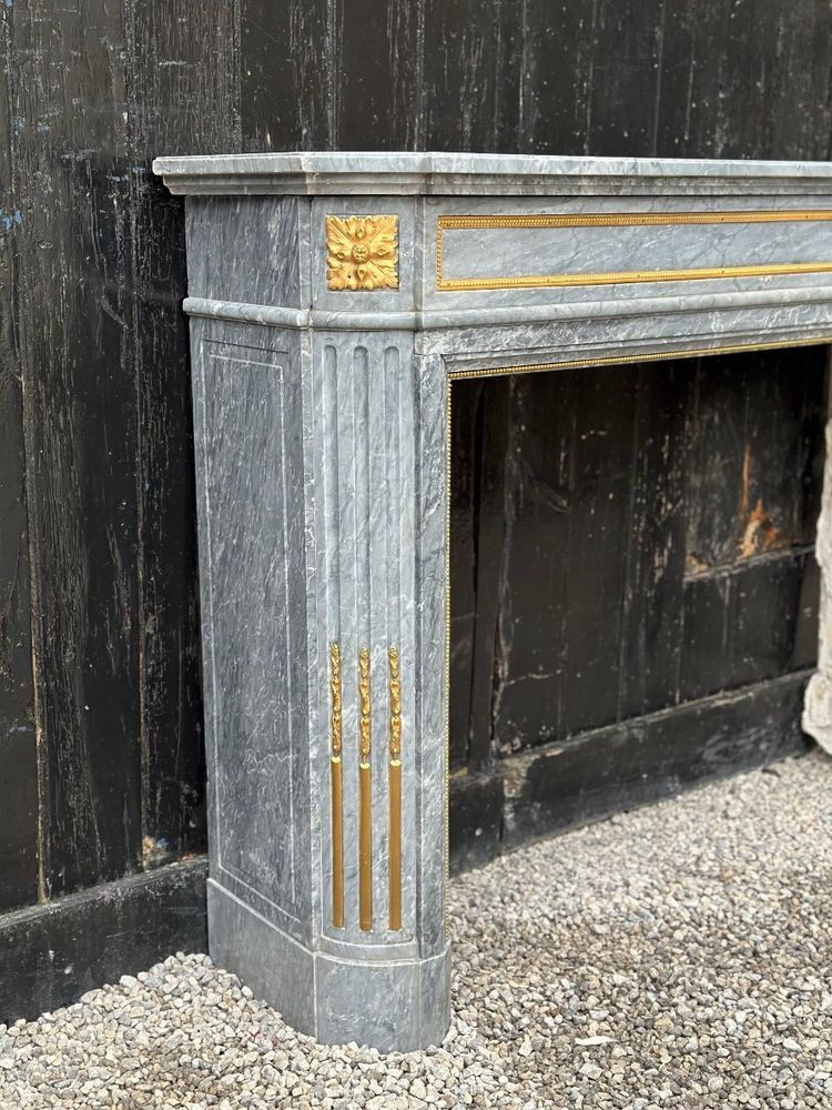 Cheminée Demi Lune De Style Louis XVI En Marbre Bleu Turquin Vers 1880