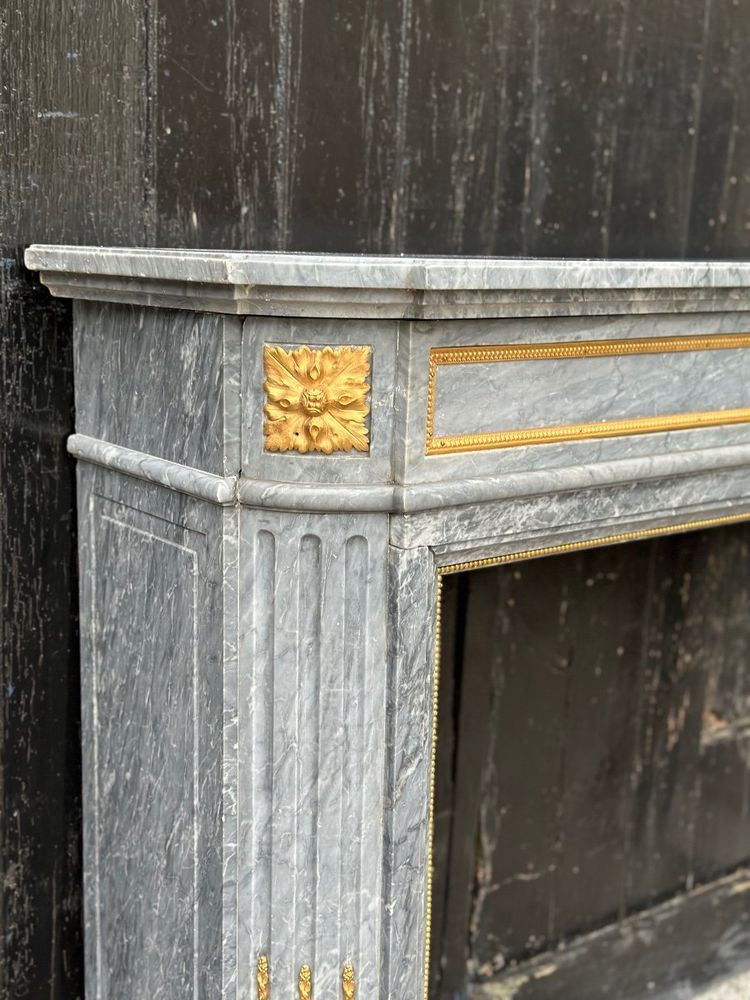 Cheminée Demi Lune De Style Louis XVI En Marbre Bleu Turquin Vers 1880