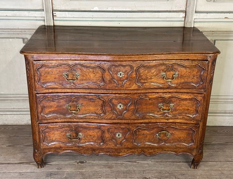 Commode Louis XV En Chêne Sculpté, XVIIIème Siècle