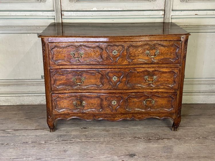 Commode Louis XV En Chêne Sculpté, XVIIIème Siècle