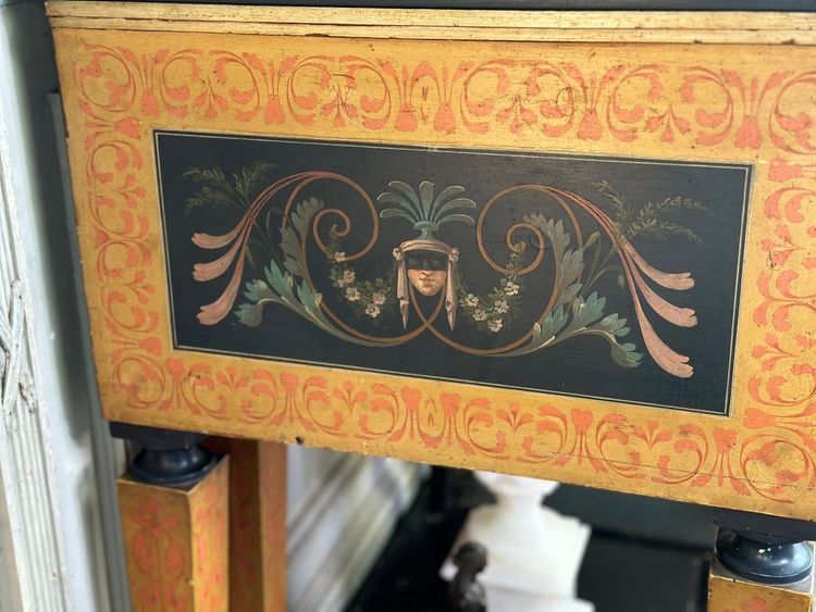 Console Bureau Décoré De Peintures Dans Le Goût De L’antique, Style Pompéien vers 1880
