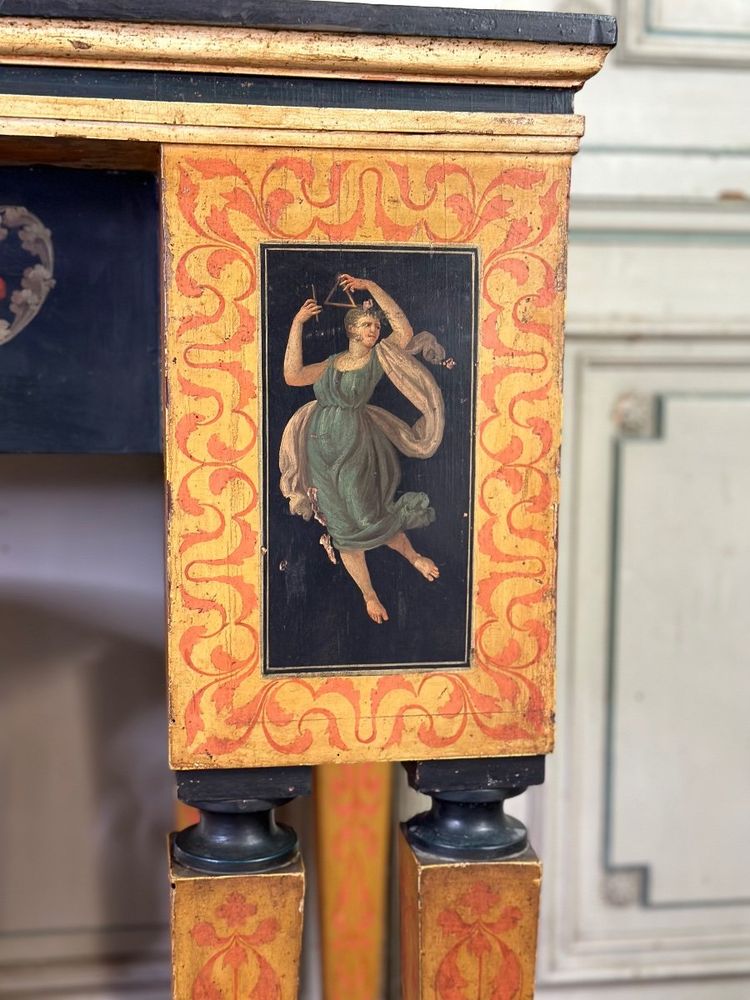 Console Bureau Décoré De Peintures Dans Le Goût De L’antique, Style Pompéien vers 1880