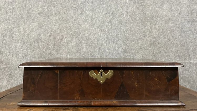 Angleterre XIXeme : Grand coffret en marquèterie de bois précieux vers 1880