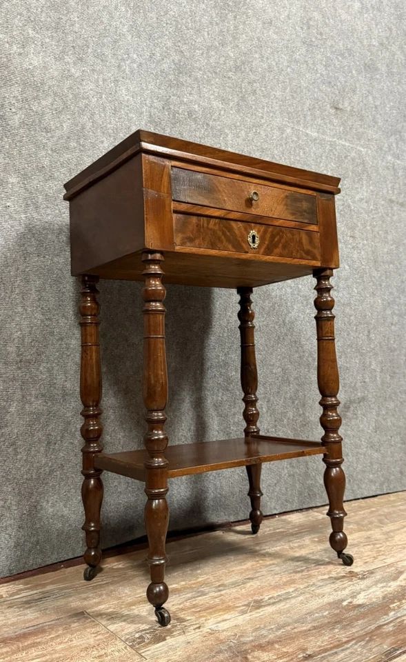 Table d'apparat époque Empire en acajou vers 1820