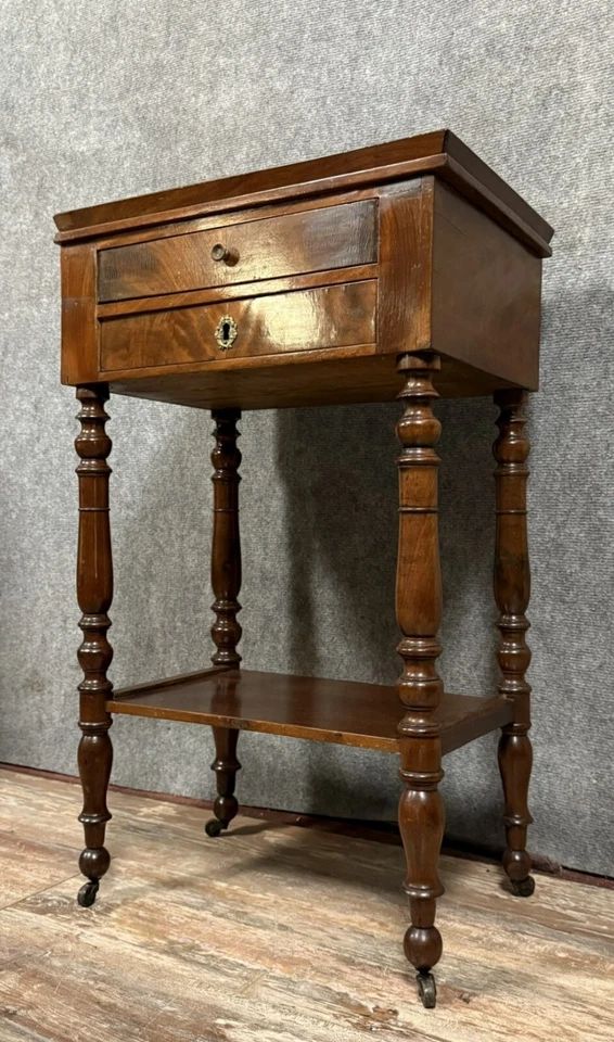 Table d'apparat époque Empire en acajou vers 1820