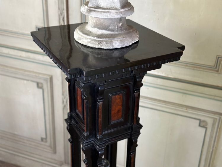 Sellette En Bois Noirci Et Placage De Loupe, Superbe Assemblage De Moulures Circa 1880