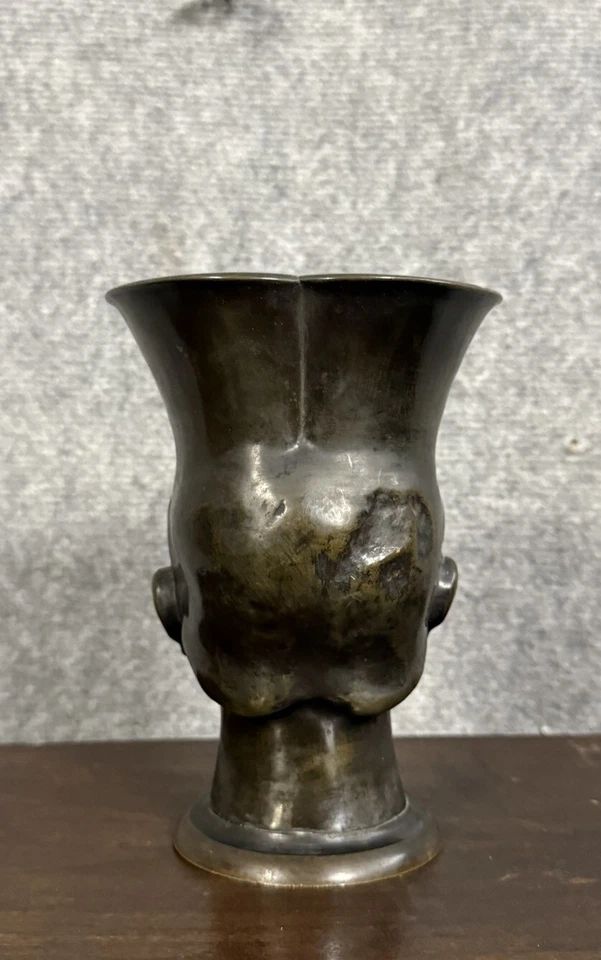 Testa di giovane in bronzo antico patinato, medaglia, XIX secolo