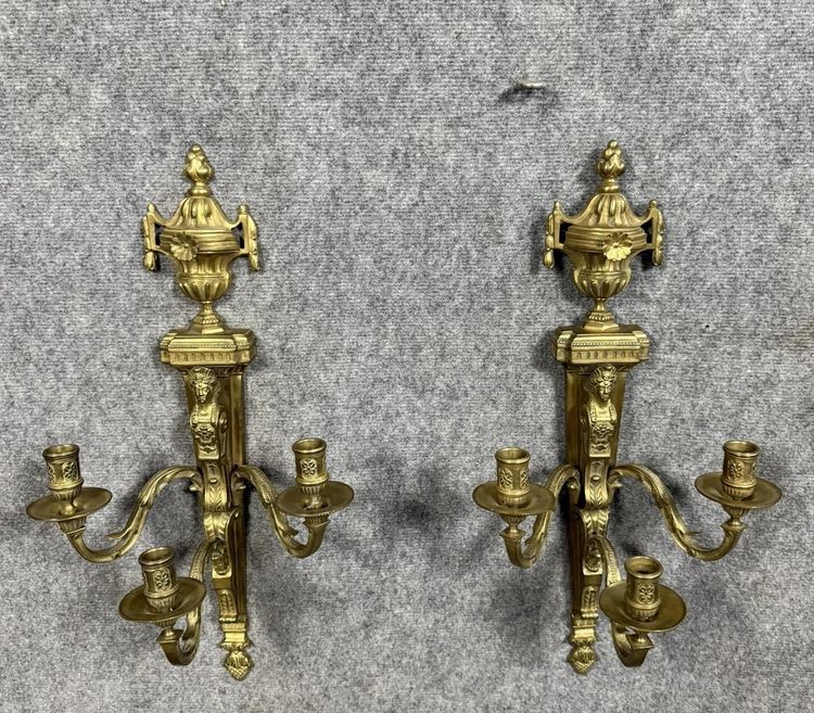 Paire d'appliques Empire aux cariatides en bronze doré