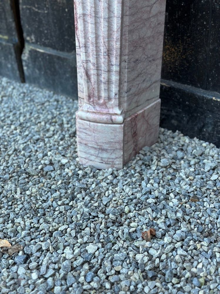 Caminetto in stile Luigi XV in marmo rosa, 1980 circa