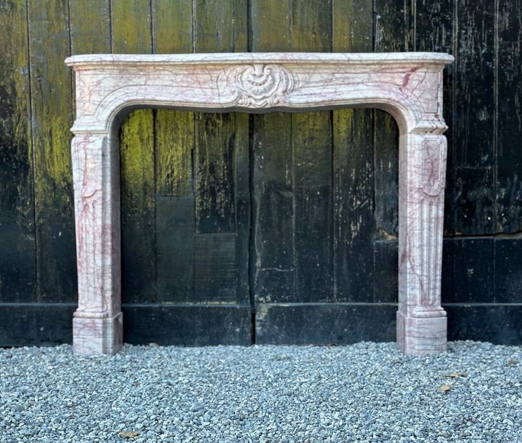 Caminetto in stile Luigi XV in marmo rosa, 1980 circa