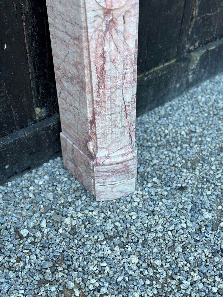 Caminetto in stile Luigi XV in marmo rosa, 1980 circa