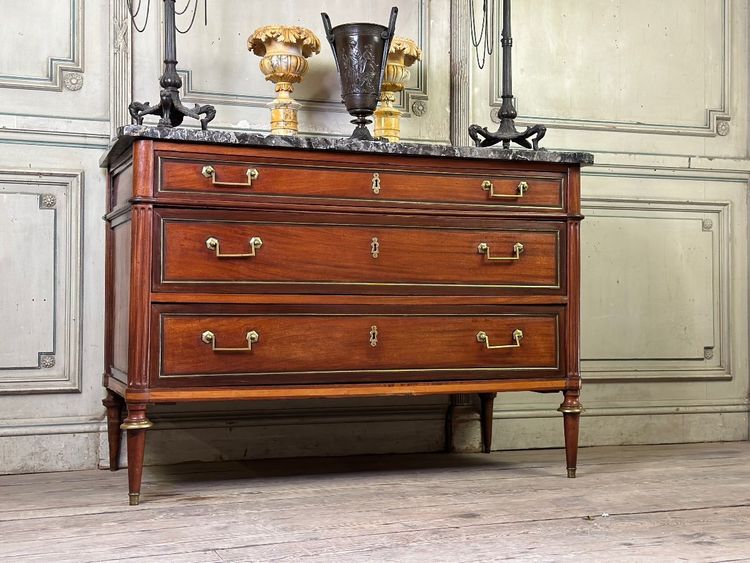 Commode Louis XVI En Acajou De Trois Couleurs, XVIIIème Siècle