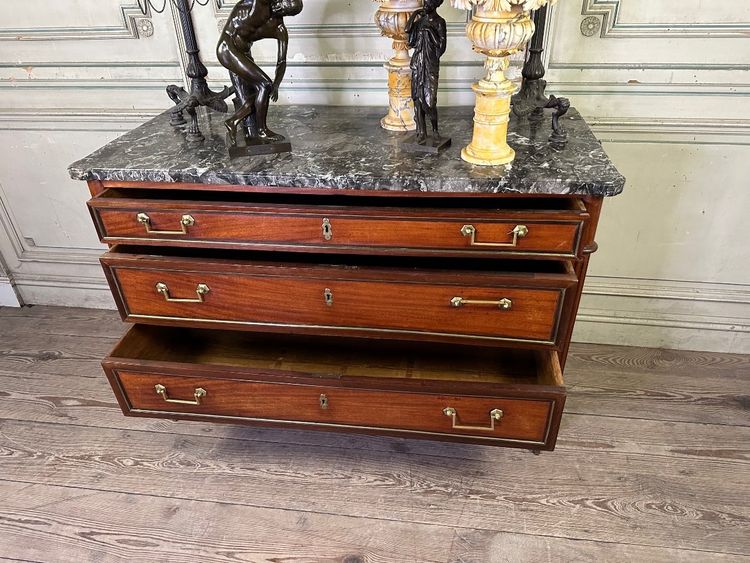 Commode Louis XVI En Acajou De Trois Couleurs, XVIIIème Siècle