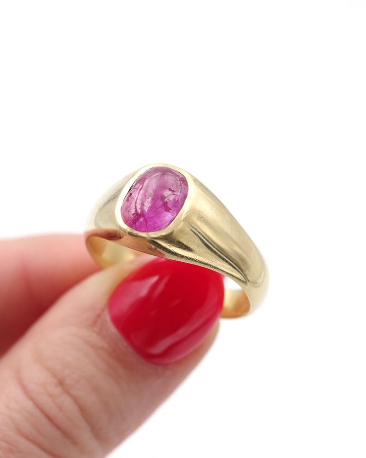 Heavy solid gold ruby cabochon band ring in 18k, Retro ruby ring, man ring, gold band 