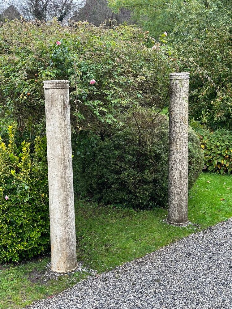 Paire De Colonnes En Pierre D’istrie, Venise XVIème Siècle