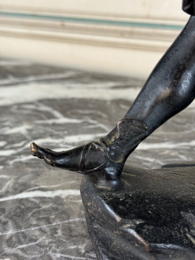 Hermès Au Repos, bronzo patina nera, qualità molto raffinata, inseguimento 19° secolo
