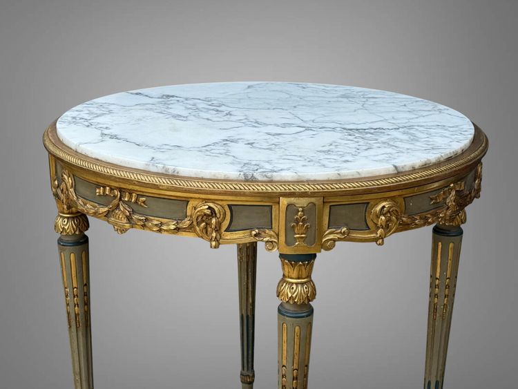 GUERIDON ROND XIXe DE STYLE LOUIS XVI EN BOIS PEINT ET DORÉ AVEC DESSUS MARBRE