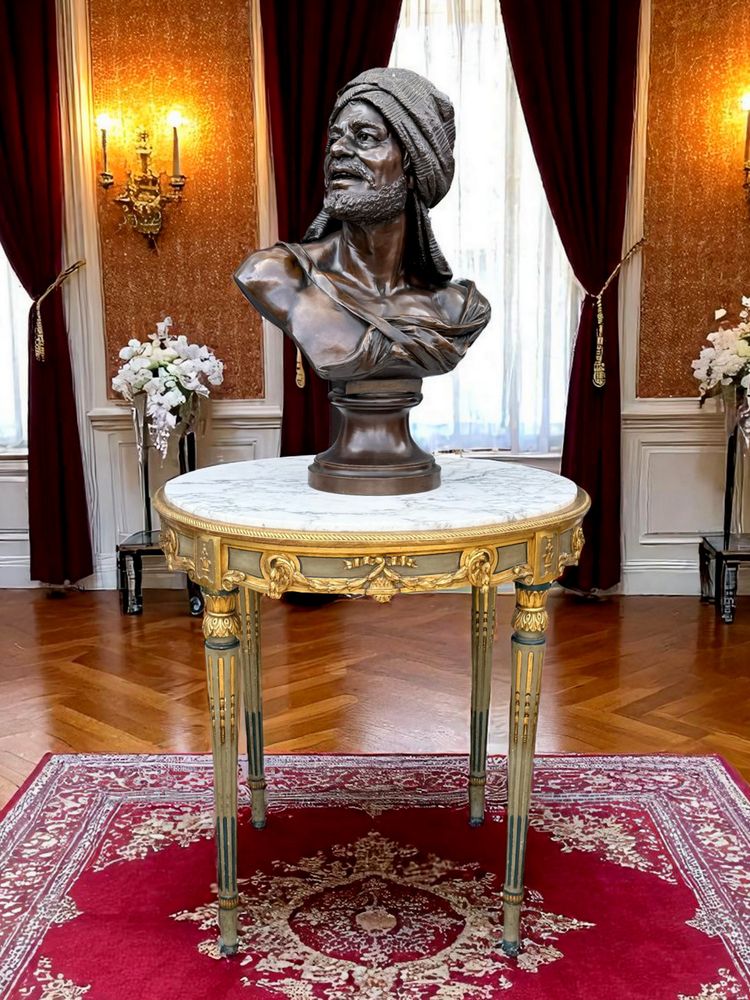 GUERIDON ROND XIXe DE STYLE LOUIS XVI EN BOIS PEINT ET DORÉ AVEC DESSUS MARBRE