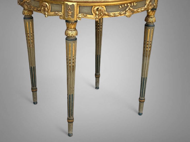 GUERIDON ROND XIXe DE STYLE LOUIS XVI EN BOIS PEINT ET DORÉ AVEC DESSUS MARBRE