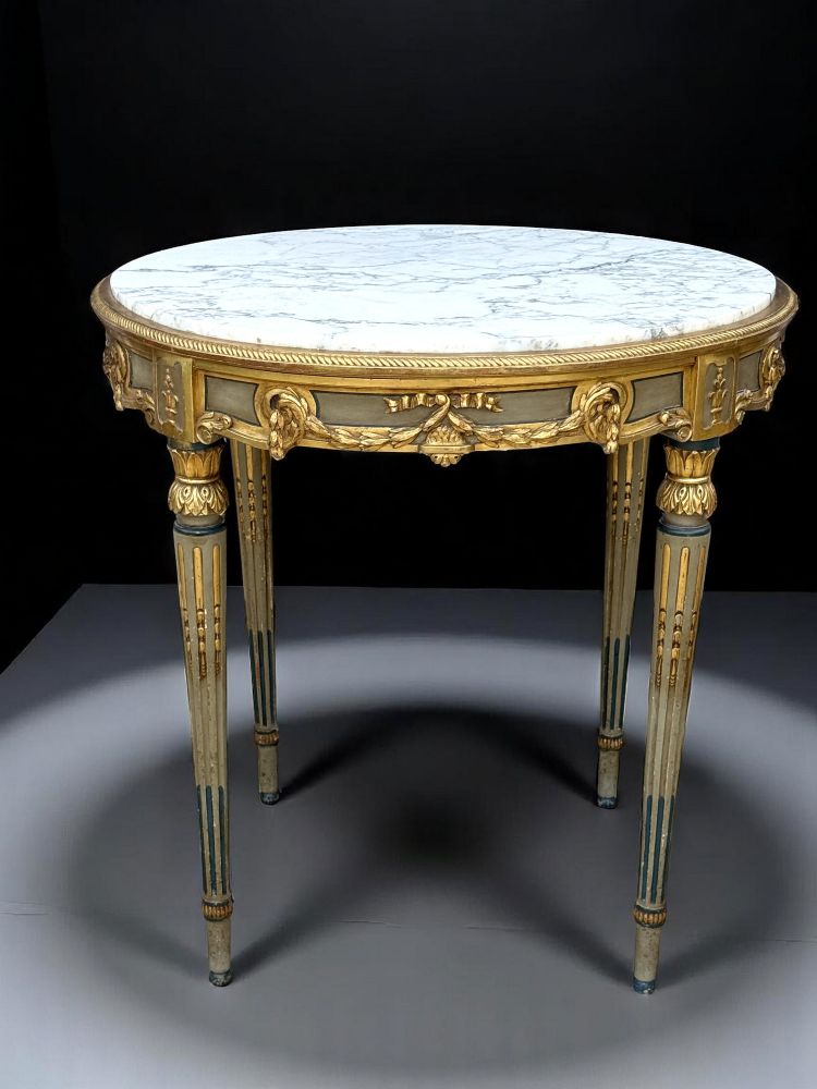GUERIDON ROND XIXe DE STYLE LOUIS XVI EN BOIS PEINT ET DORÉ AVEC DESSUS MARBRE