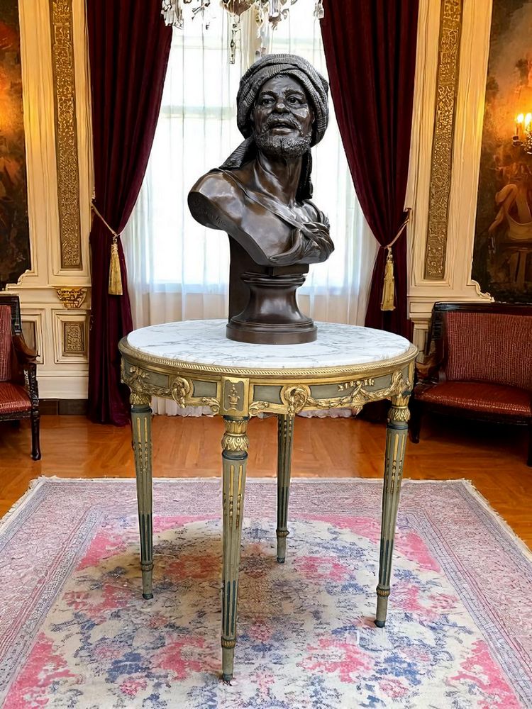 GUERIDON ROND XIXe DE STYLE LOUIS XVI EN BOIS PEINT ET DORÉ AVEC DESSUS MARBRE