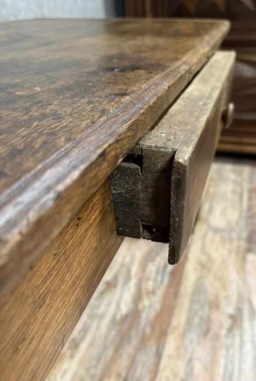 Bureau époque Louis XIII en bois massif
