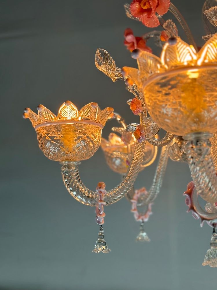 Lampadario veneziano in vetro di Murano incolore e rosa, 6 bracci luminosi, circa 1940