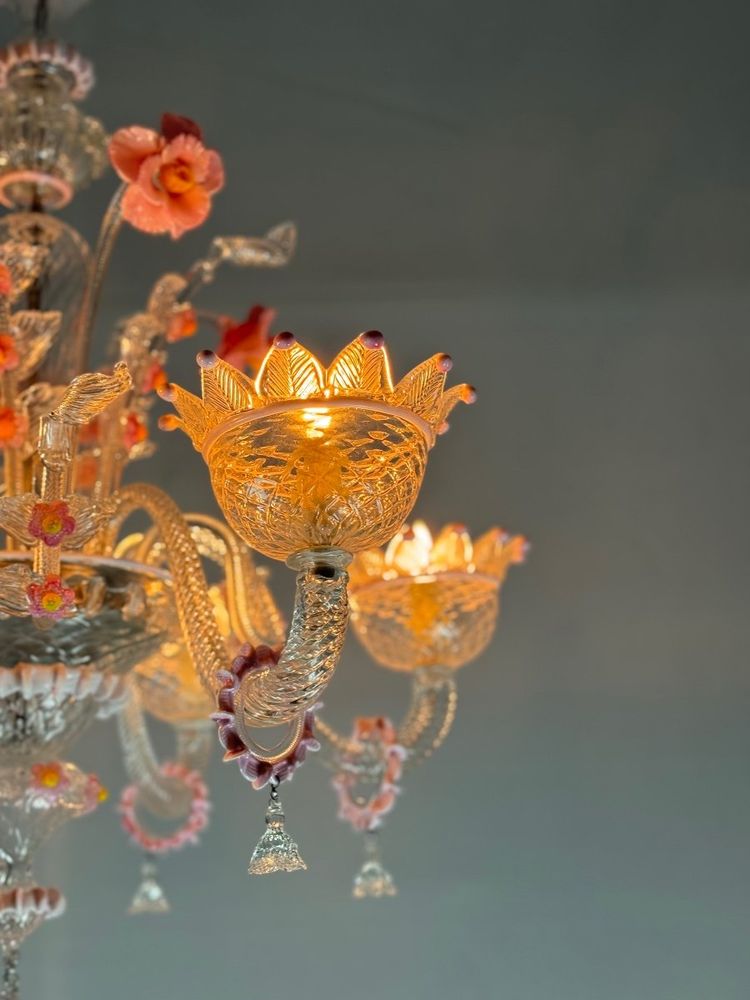 Lampadario veneziano in vetro di Murano incolore e rosa, 6 bracci luminosi, circa 1940