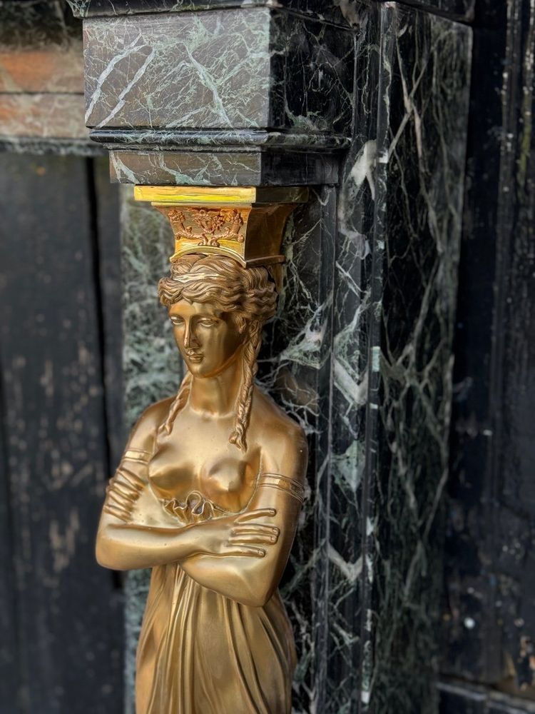 Cheminée De Style Empire En Marbre Vert Antique Et Bronzés Dorés Vers 1880