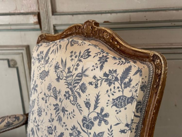 Paire De Fauteuils à La Reine Louis XV En Bois Sculpté Et « chené », XVIIIème Siècle