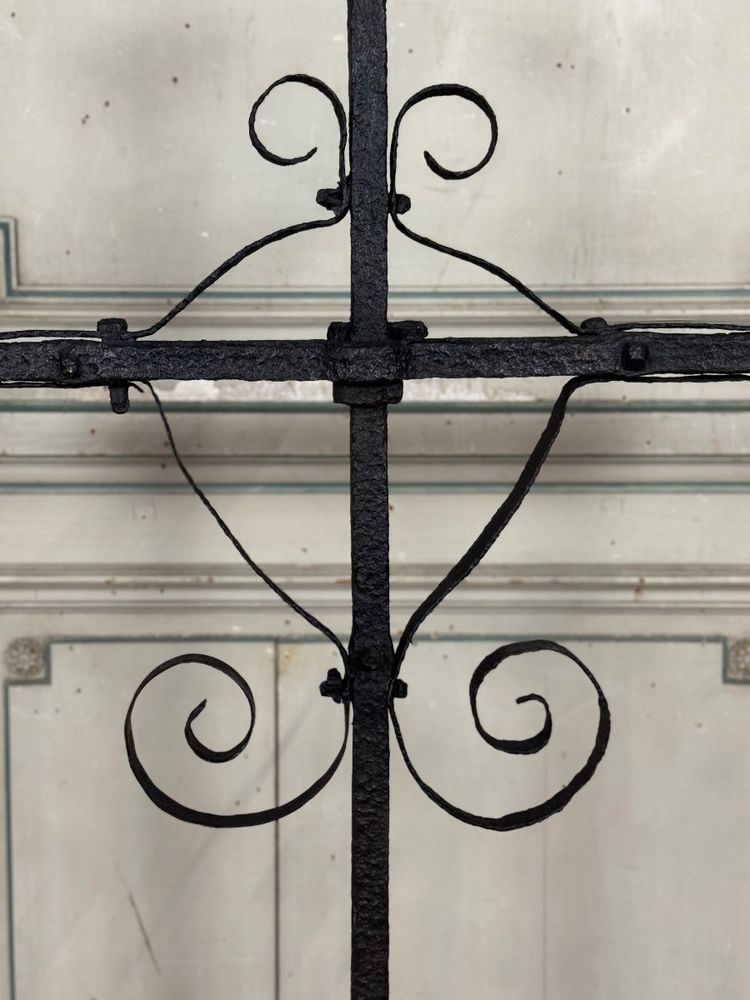 Croix En Fer Battu, XVIIIème Siècle