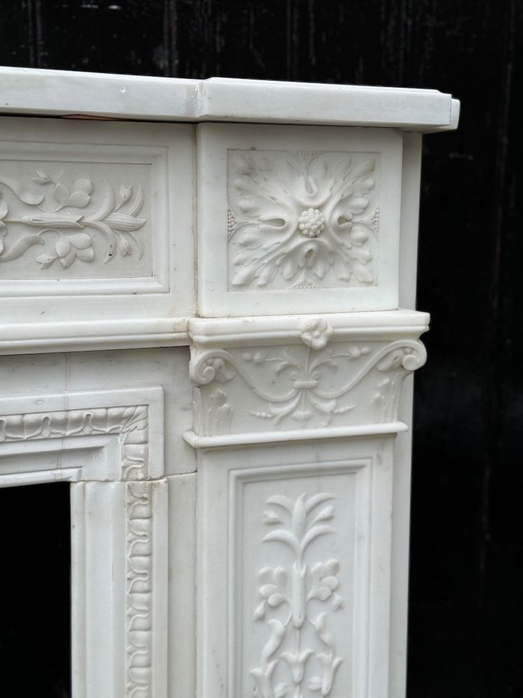 Kamin Im Stil Louis XVI Weißer Marmor Statuarisch Um 1880