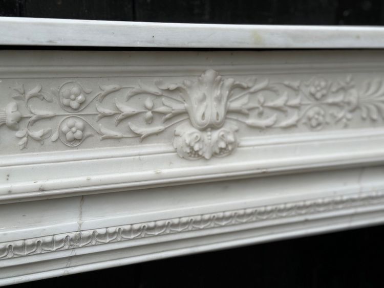 Kamin Im Stil Louis XVI Weißer Marmor Statuarisch Um 1880