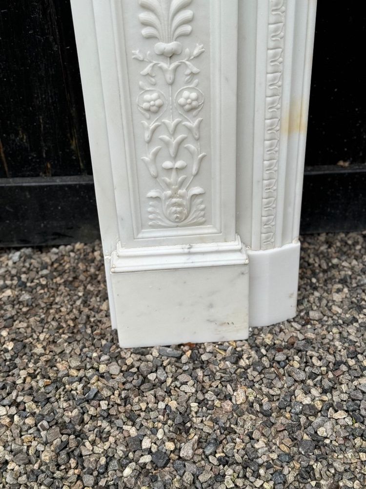 Kamin Im Stil Louis XVI Weißer Marmor Statuarisch Um 1880