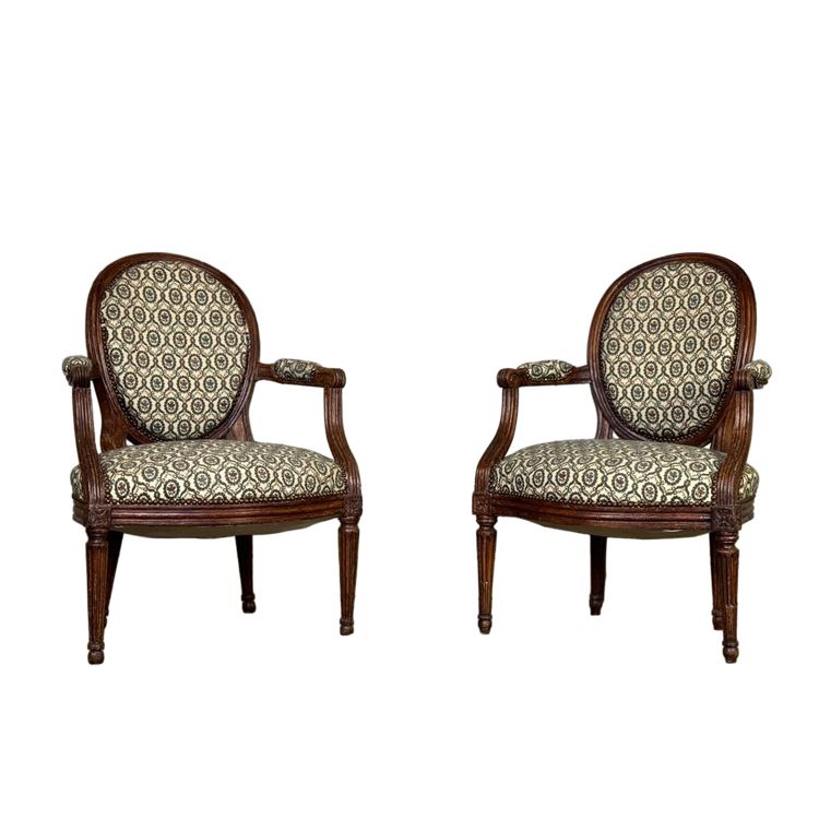Paire De Fauteuils Louis XVI En Bois Sculpté, XVIIIème Siècle