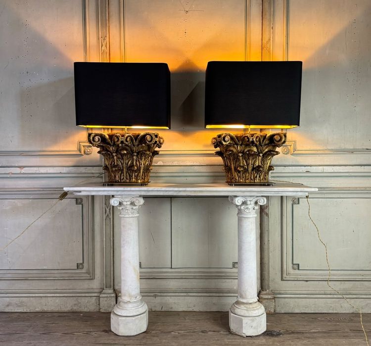 Pair of Table Lamps, Half Corinthian Capitals in Carved and Gilded Wood, 18th Century