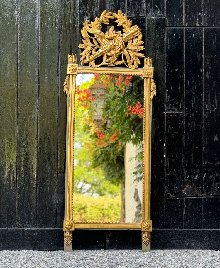 Louis XVI Mirror in Carved and Gilded Wood, Late 18th Century