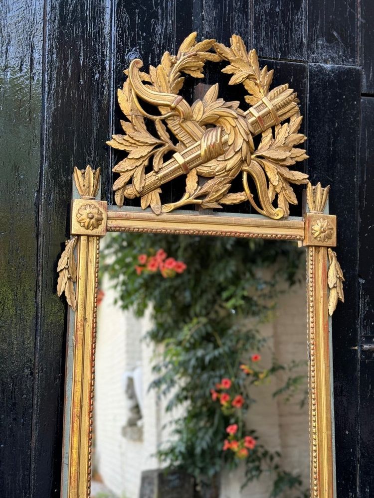 Louis XVI Mirror in Carved and Gilded Wood, Late 18th Century