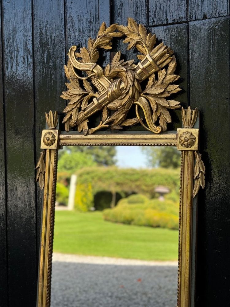 Louis XVI Mirror in Carved and Gilded Wood, Late 18th Century