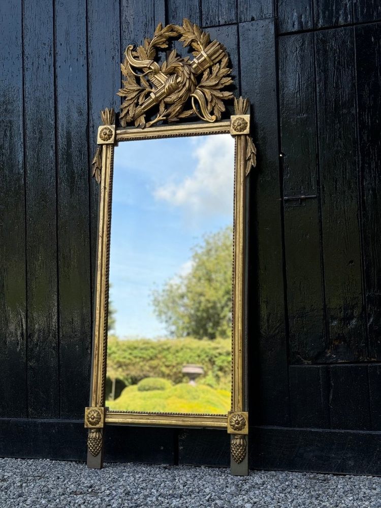 Louis XVI Mirror in Carved and Gilded Wood, Late 18th Century