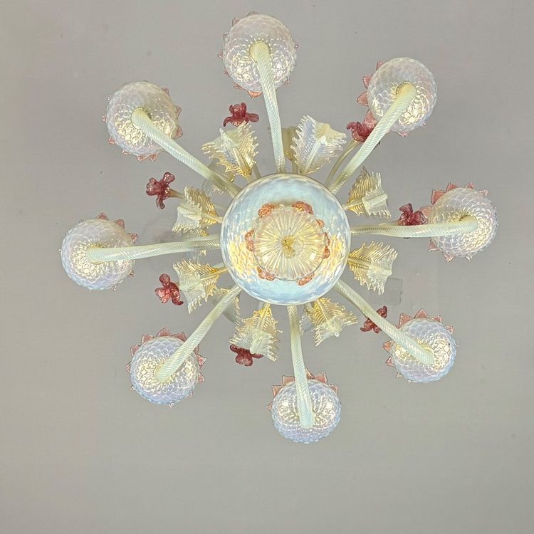 Venetian Chandelier in Opalescent, Gold and Red Murano Glass, 8 Light Arms Circa 1930