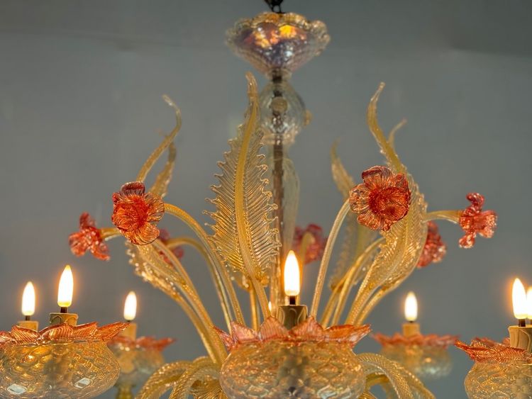 Venetian Chandelier in Opalescent, Gold and Red Murano Glass, 8 Light Arms Circa 1930