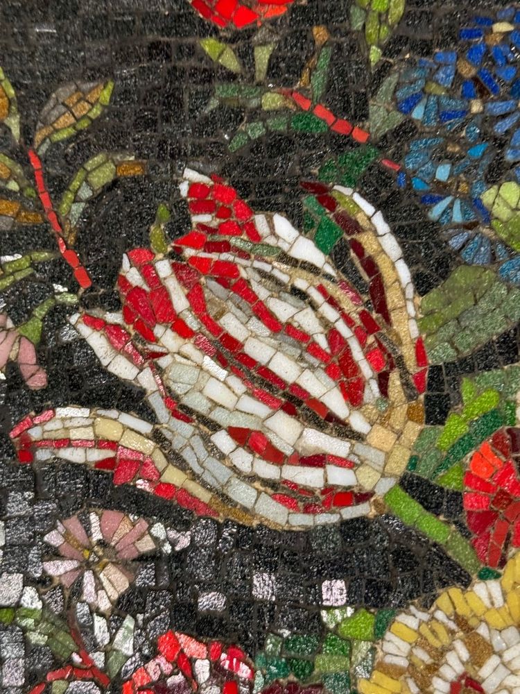 Stillleben mit Blumenstrauß, Glasmosaik, Monogramm Ch, um 1980