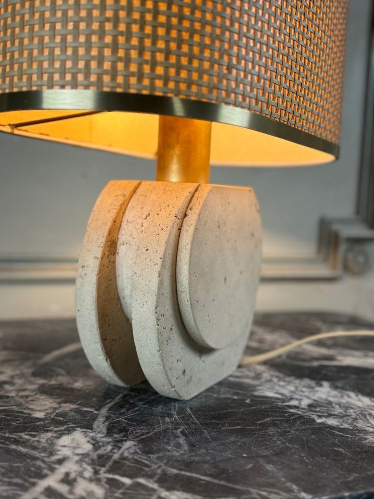 Lampe De Table Brutaliste En Travertin Vers 1980