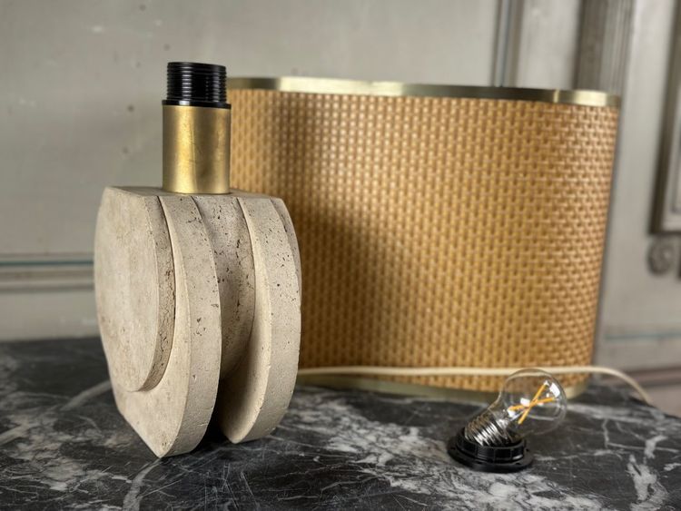 Lampe De Table Brutaliste En Travertin Vers 1980