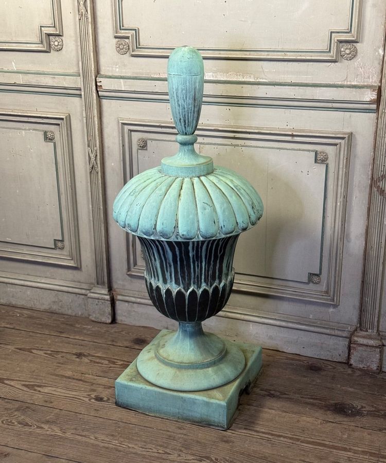 Terminale in rame, Urna decorativa, 1880 circa