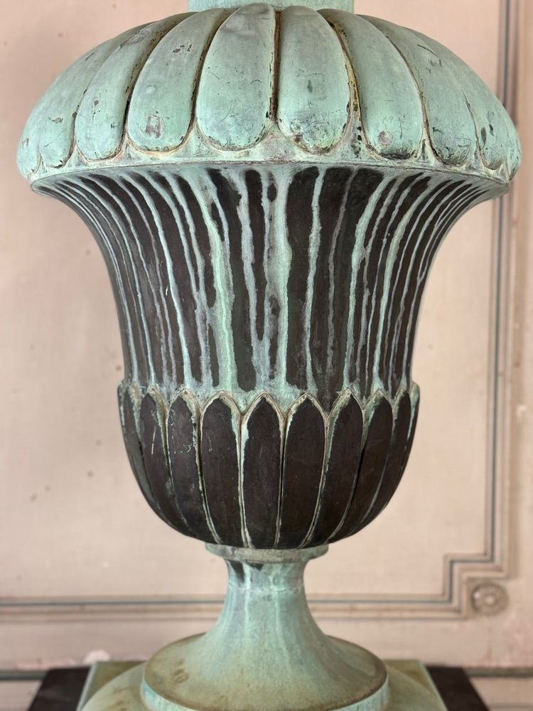 Terminale in rame, Urna decorativa, 1880 circa