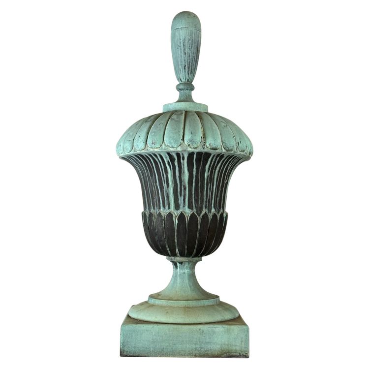 Terminale in rame, Urna decorativa, 1880 circa